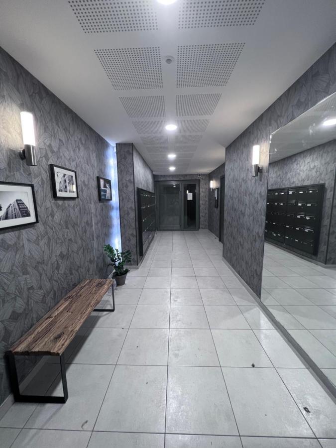 Chambre Individuelle Dans Un Appartement A 37 De Champs Elysees サルトルーヴィル エクステリア 写真